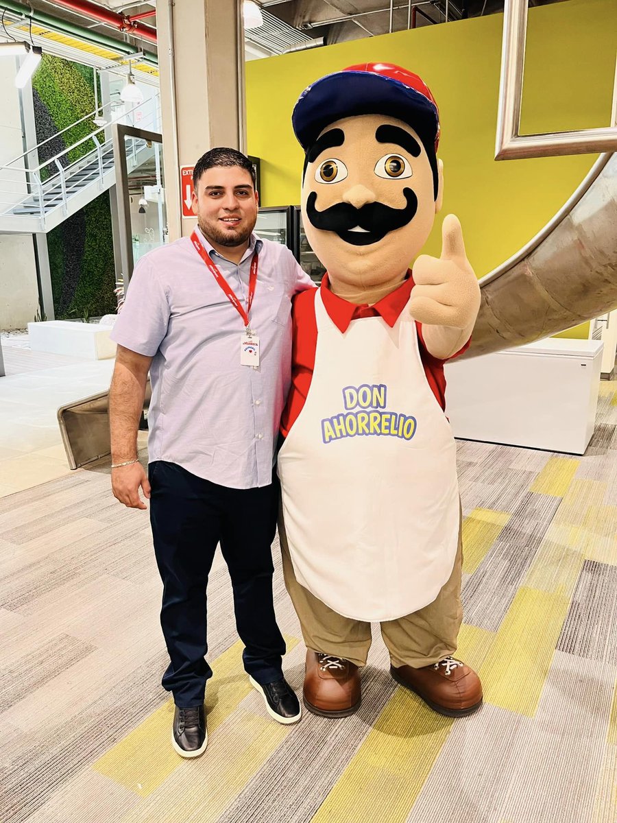 AlsuperH's tweet photo. Bienvenido 🛒
Angel Burciaga a tu nuevo equipo en Compras Frutas y Verduras, nos@llena de mucha alegría dar este gran paso a tu lado, te deseamos mucho éxito 👏🏻
Vamos por más 
#alsuper #alsupercorporativo #donahorrelio #chihuahua #cuu #culturaslsuper #nuestragentenoshaceunicos https://t.co/OLbMiFuaeZ