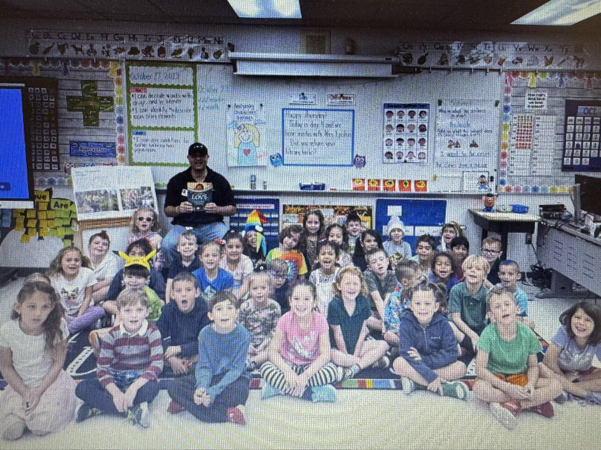 EpsteinLibraryJoy tweet media