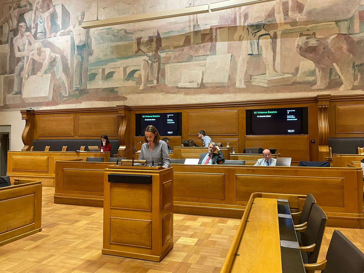 Wir setzen uns für die bessere Vereinbarkeit von Familie &amp; Beruf ein und fordern einen chancengerechten Zugang zu Bildungsangeboten für alle Bevölkerungsgruppen. <a href="/esseivav/">Vivianne Esseiva</a> führt aus, dass das Gutscheinsystem für die familienergänzende Kinderbetreuung ein Erfolgsmodell ist.