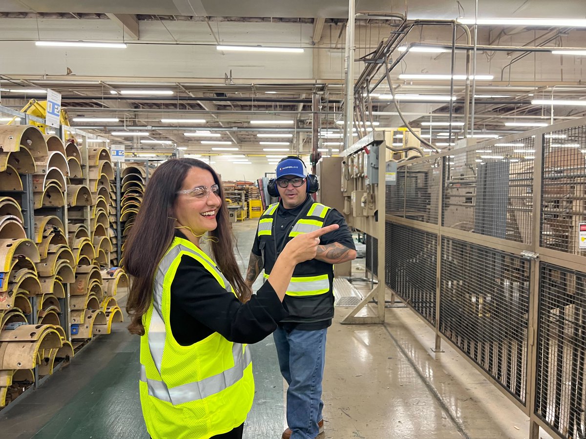 MoniqueLimonCA's tweet image. Yesterday, I took a tour of International Paper in Camarillo! They have been in operation for 100+ years, supplying grocery bags and boxes for fruits &amp;amp; veggies throughout CA. Currently they are partnering with Proctor &amp;amp; Gamble to help ameliorate period poverty. Awesome work!
