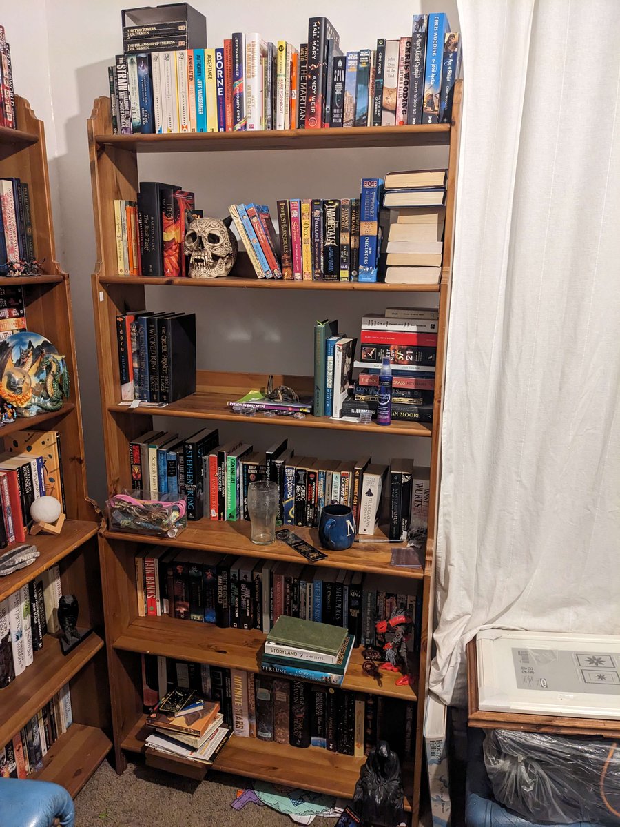 Big bookshelf re-jig... Somehow GAINED SPACE 📚