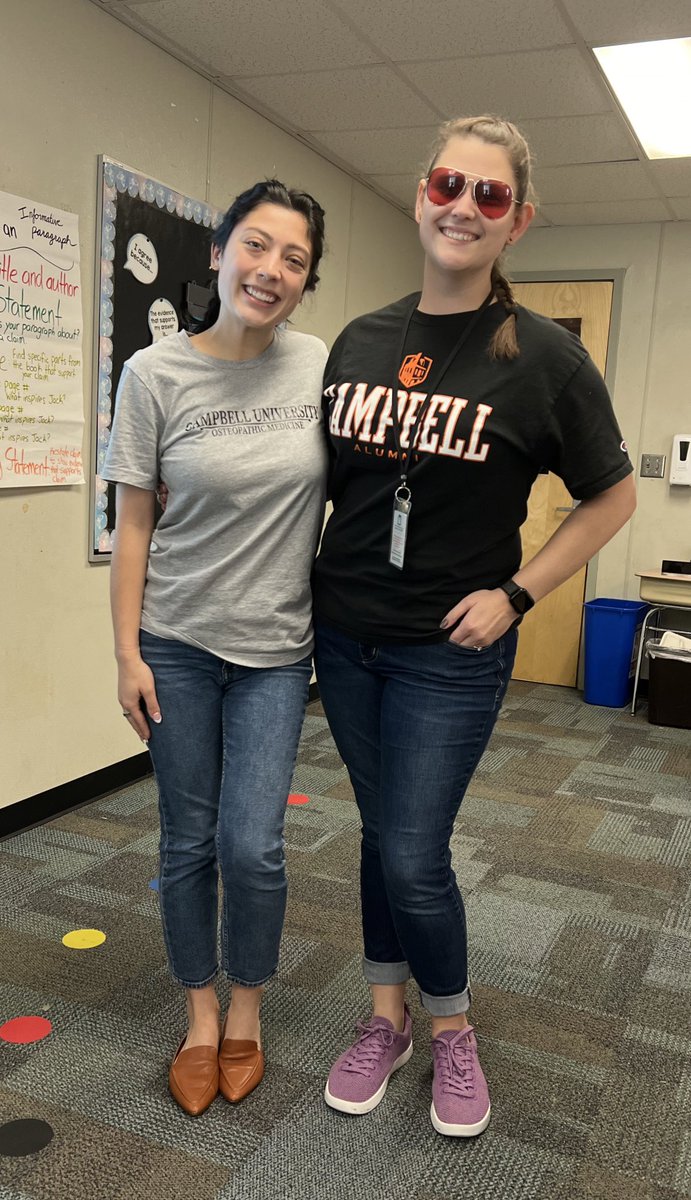 HBushhouse's tweet photo. What day is it? Twin day! @FuquayVarinaES #Twinsies https://t.co/FqXyLYGocJ