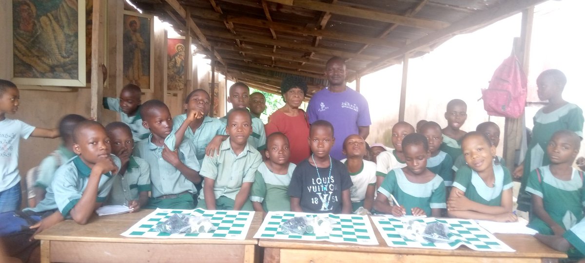 chessforchild's tweet photo. Today we invested into the lives of the pupils of Assumption primary school uturu. #chessiseducation
#powertodomore
In this course, heroes are made!
@thegiftofchess @_zlater @Chesstoschool @guitargirrl @TChessdoctor @chesswitivie @Tunde_OD @FIDE_chess https://t.co/DUZ4dc8HGe