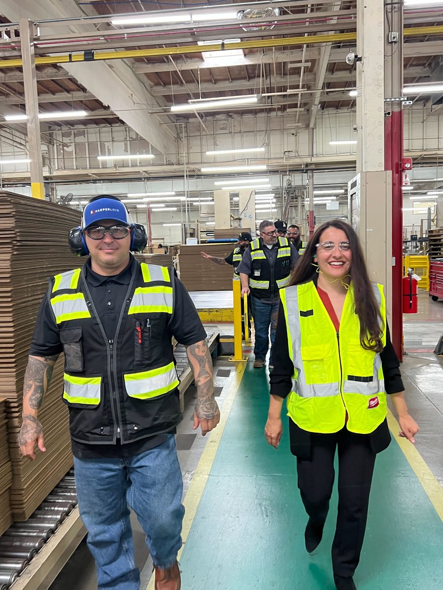 MoniqueLimonCA's tweet image. Yesterday, I took a tour of International Paper in Camarillo! They have been in operation for 100+ years, supplying grocery bags and boxes for fruits &amp;amp; veggies throughout CA. Currently they are partnering with Proctor &amp;amp; Gamble to help ameliorate period poverty. Awesome work!