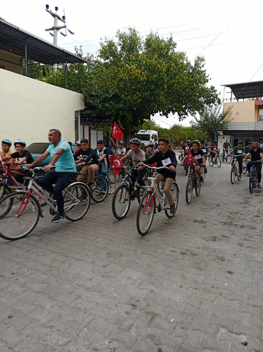 Düzenlediğimiz Cumhuriyetimizin 100. Yılı bisiklet turu etkinliğimizi İlçe Kaymakamımız Sayın Cuma OMURCA, İlçe Belediye Başkanımız Sayın Mehmet EROL İlçe Milli Eğitim Müdürü Cavit BAŞTÜRK ve Kurum Amirlerinin katılımıyla coşkulu bir şekilde gerçekleştirdik.