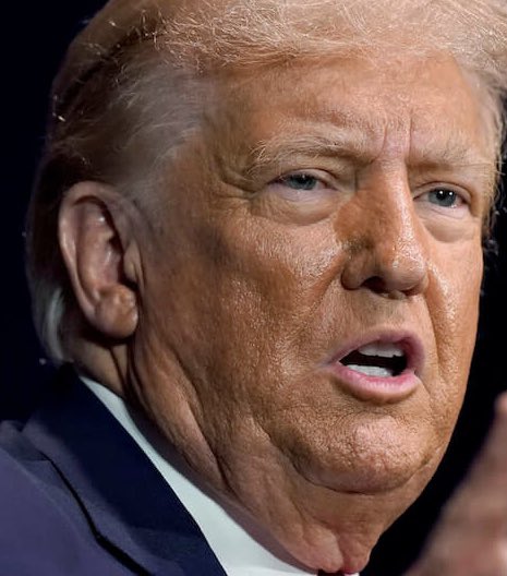 BREAKING: Just one day after being slapped with a $10,000 fine for attacking the judge overseeing his New York fraud trial, Donald Trump AGAIN launches an attack against the judge on Truth Social. 

In his unhinged post, Trump declared, “The Judge in the New York State case