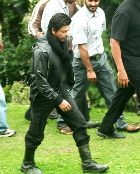 Latest SRK From DUNKI Set🔥💥💥🔥

#6DaysToSRKDAY
#ShahRukhKhan #Dunki #KoffeeWithKaran #BabarAzam #DeepikaPadukone #ENGvSL #Suriya43 #Nazriya #IPL2024 #AmalaPaul #AnimalTheFilm #KamalHaasan #BabarAzam #SamanthaRuthPrabhu #AnushkaSharma #PakistanCricket #SpiderMan2 #Ankita #Hamas