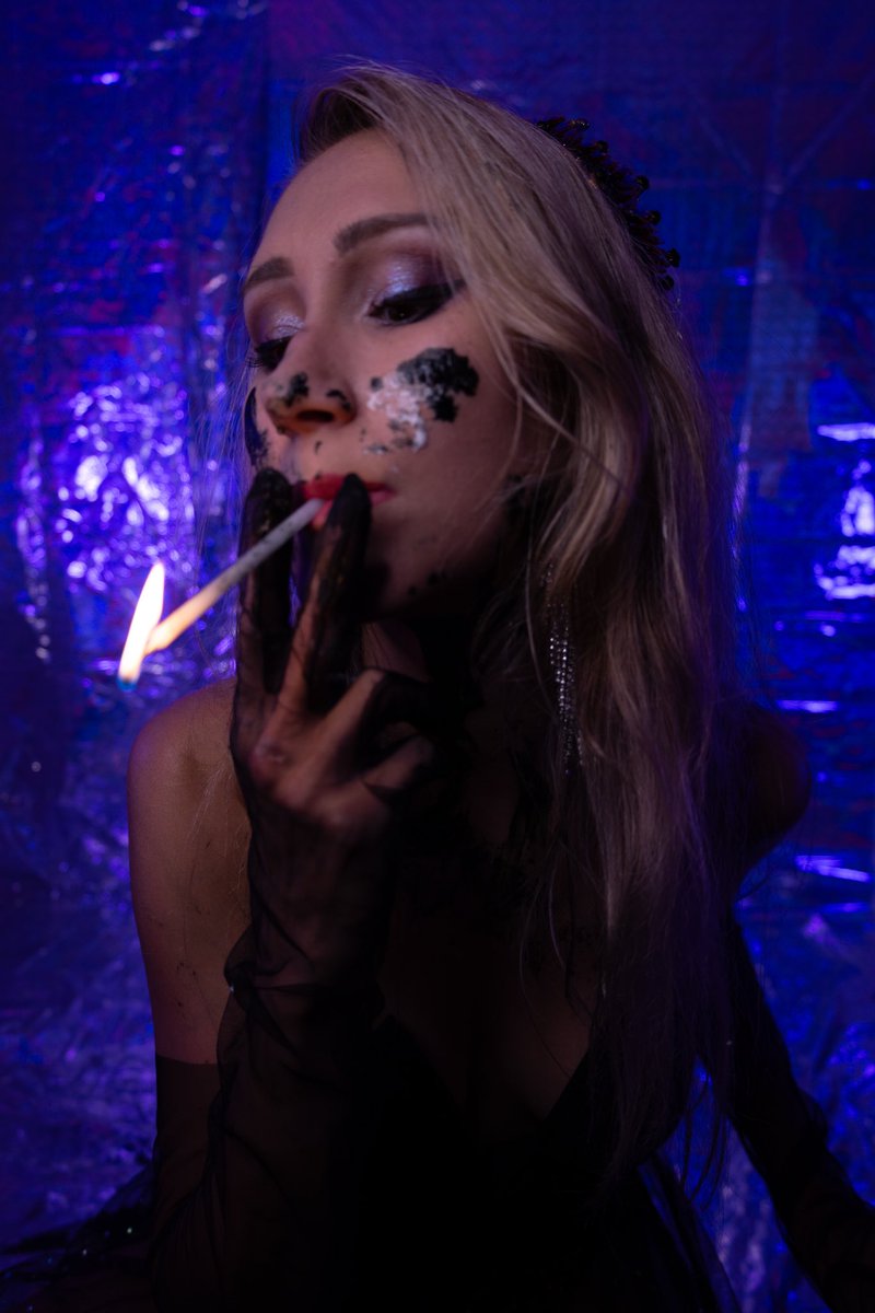 saidafier's tweet photo. It was a smashing good time 😏 🔪 

#birthdaycakesmash #cakesmash #birthdaycake #cakesmashphotoshoot #1989TaylorsVersion https://t.co/P8nyaAGtWN