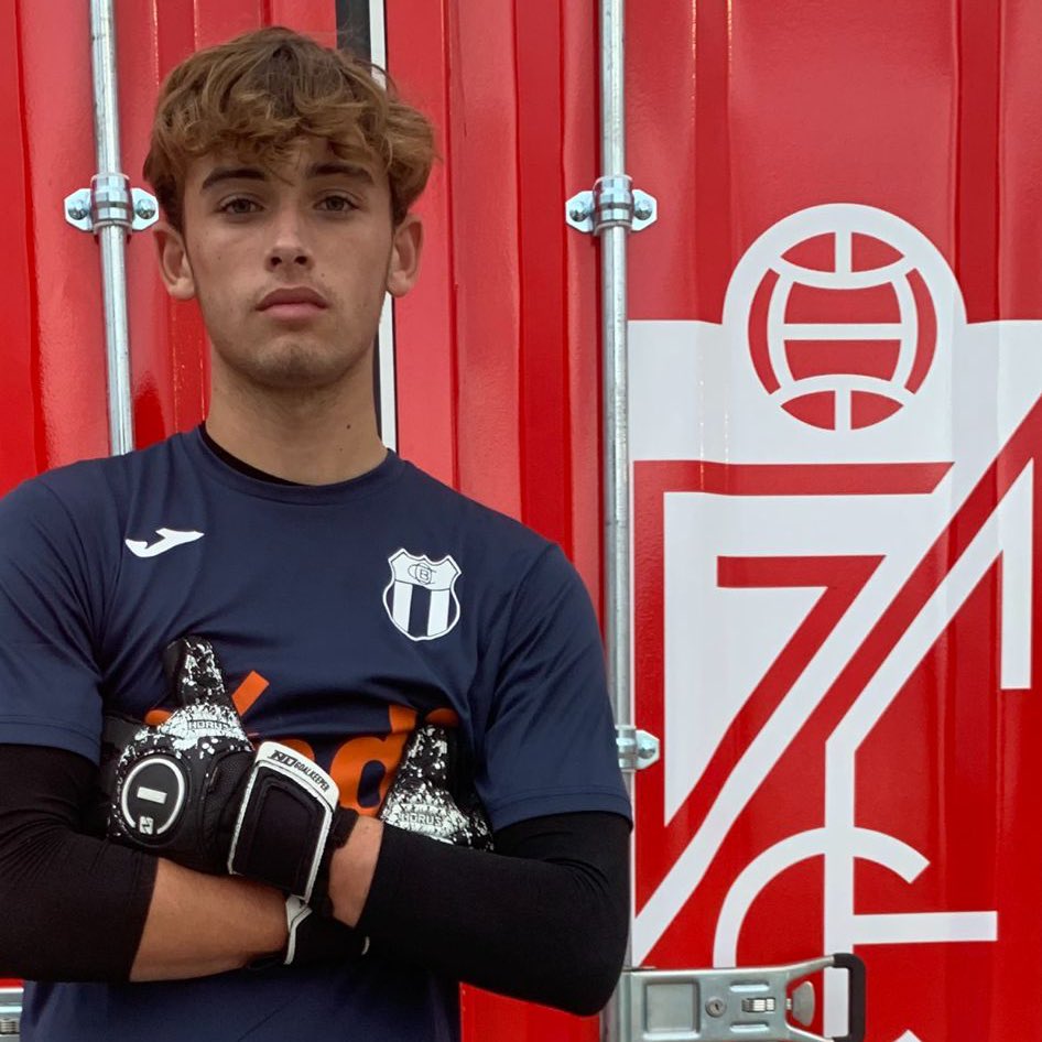 Nuestro guardameta Pepe Rico se entrena con el juvenil del <a href="/GranadaCF/">Granada CF ❤️⚪️</a> 🤩

¡Toda la suerte del mundo, campeón!

🔴⚪️ #SangreRoja #ParteDeTí