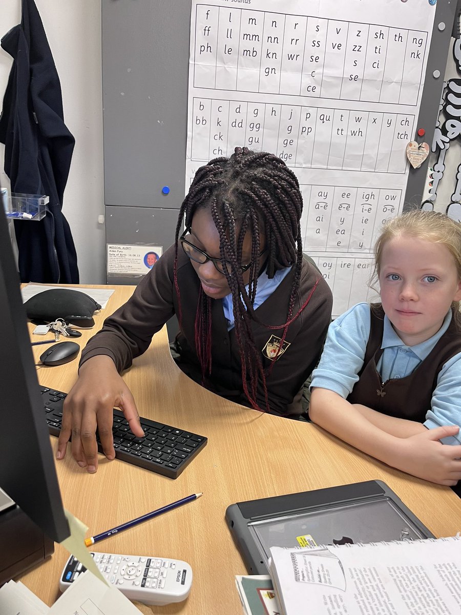 MsOwens16's tweet photo. Using AI in the classroom today to ask important questions to significant people from Black History. @StBlanesGCC @gw14gillfillan1 @BhmUK https://t.co/EiRKAXot1x