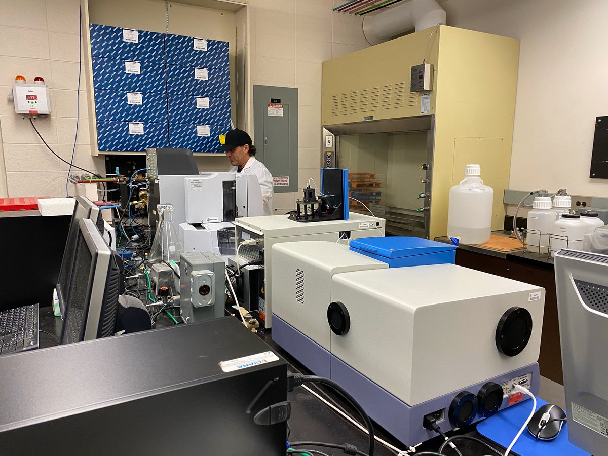 Did you know we offer analytical services? We operate a cost-recovery, non-profit model to support research that aligns with NRCan-CFS mandates. We offer TOC, TN, DIC (combustion), DOM fluorescence & absorbance for water samples. For more info, reach out! #glfcscience #nrcansci
