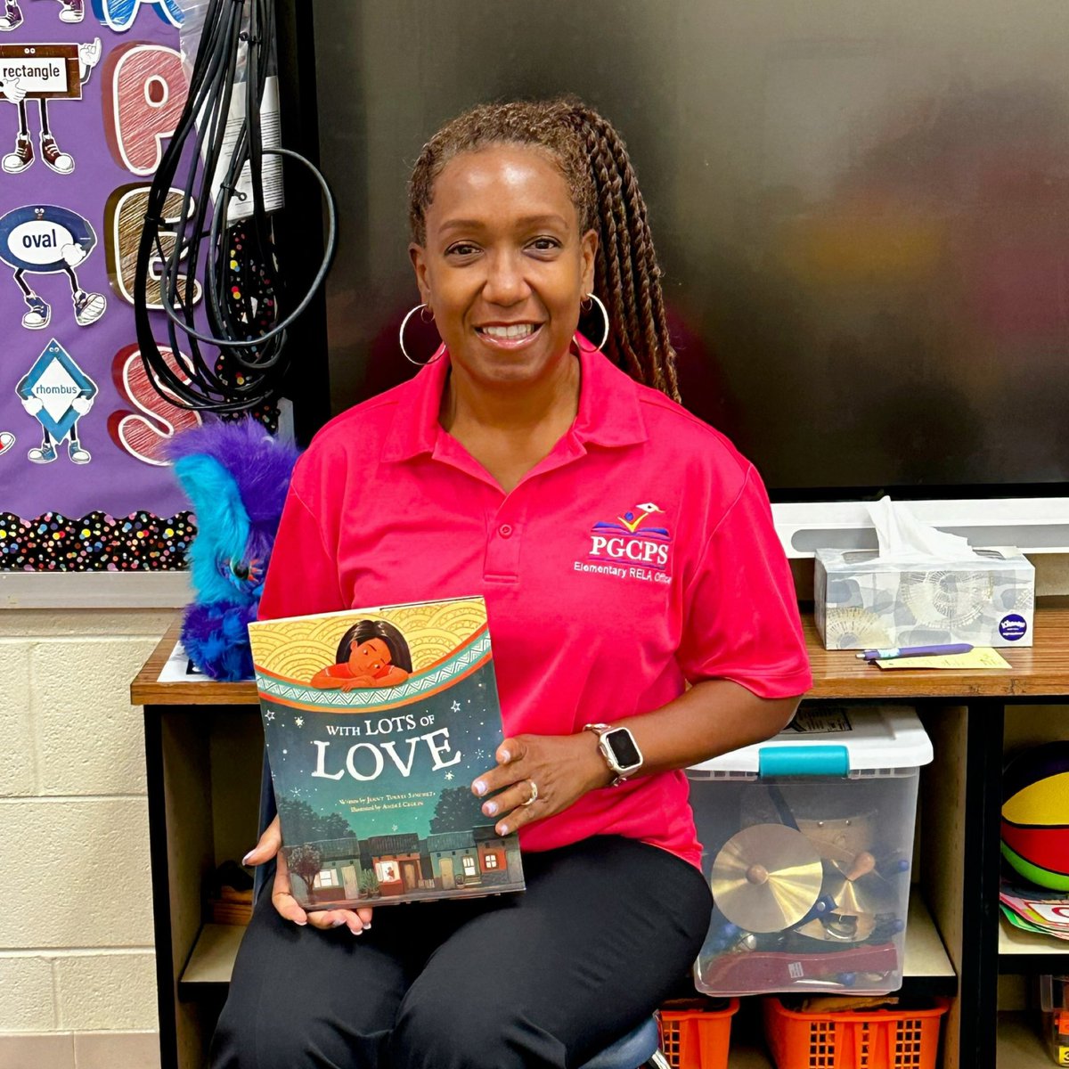 jerselleh's tweet image. Had a great time reading “With Lots of Love” by @jetchez with @MarltonElem Pre-K students for @Jumpstartkids #ReadfortheRecord2023 #ShareLove @PGCPSK5RELA