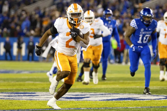 Cats, Vols a clash of offensive styles. From @TennesseeRivals kentucky.rivals.com/news/tennessee…