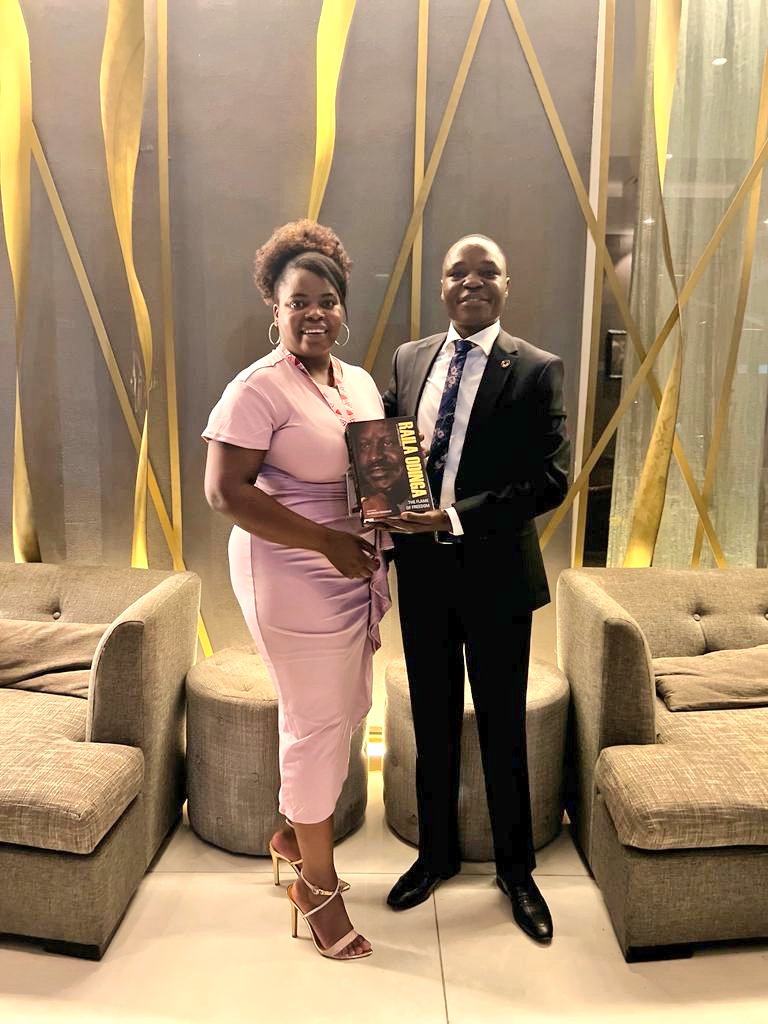 This evening, I held bilateral talks with my friend, Honorable <a href="/Inna_Hengari/">Inna Hengari, MP</a>, MP in the National Assembly of Namibia, who's been in Nairobi for a conference. She's asked me to greet all fans of Raila Odinga, and promised to read Flame of Freedom in record time.