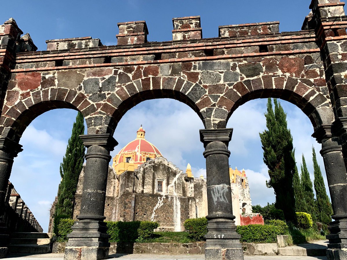 #TurismoReligioso ⛪️ En la Ruta Encuentro con Sor Juana un imperdible a visitar es la Parroquia de San Esteban Protomártir en #Tepetlixpa. Un conjunto arquitectónico del Siglo XVI lleno de historia. #LoMágicoDeMéxico ⭐️ es el #EstadoDeMéxico