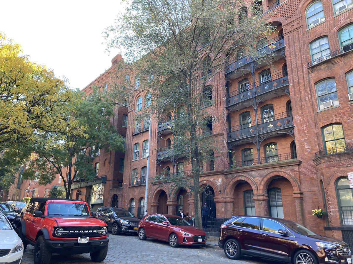 Wonderful to meet fellow <a href="/aztecnetwork/">Aztec</a> team member Lisa this morning - the first real life meeting in 2.5+ years of working together. Thanks too for the Brooklyn touristing suggestions!