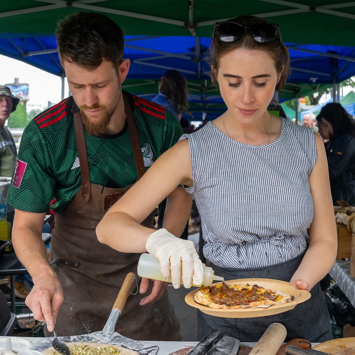 Join us at Riverside Market this Sunday when Lucas from Lahmacun will be demonstrating some live fire cooking techniques - using some of the best, local &amp; seasonal Welsh produce. 

The demo is free to attend - just come along! Hope to see you there 🍂

riversidemarket.org.uk/news/2023/10/1…
