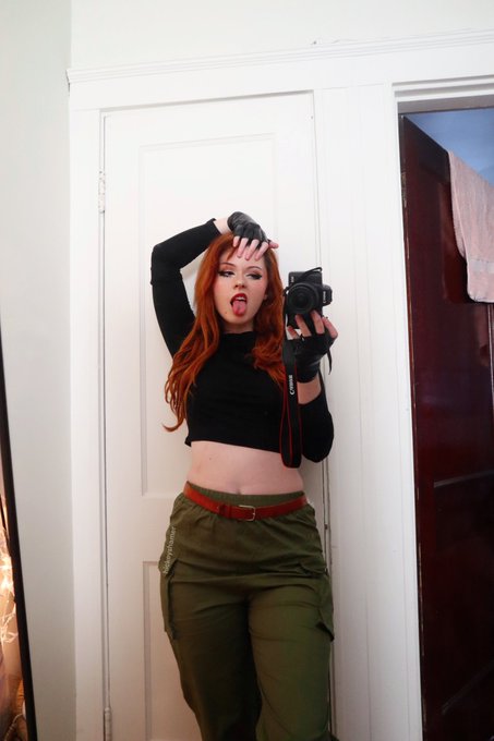 im ur basic average girl and i&rsquo;m here 2 save the world https://t.co/Yr7H6LiAt8