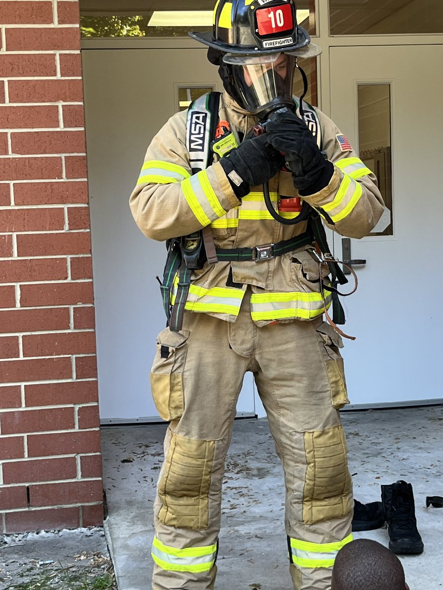 WoodchuckWorld's tweet photo. The very best days start when the @VirginiaBeachFD takes over @WoodchuxHeartPE ! Itโs the best partnership @vbschools ! https://t.co/1KD7qpWpL3