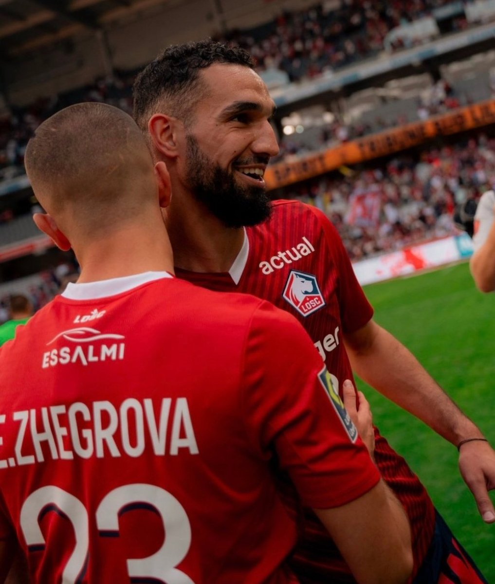 ForClem_'s tweet photo. Bentaleb et Zhegrova ne doivent plus sortir du 11 maintenant. #LOSCSKSB https://t.co/D3587XRbvA