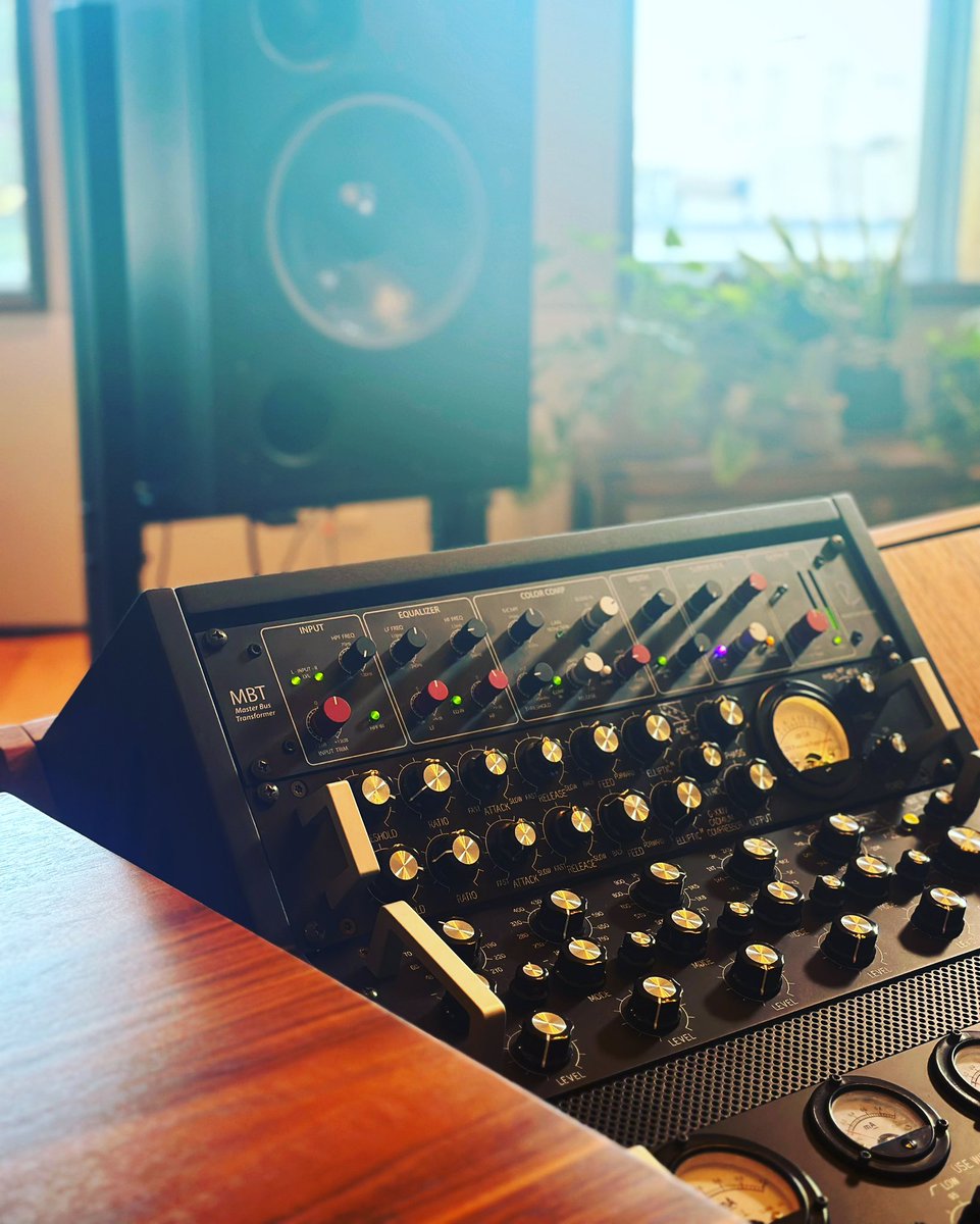 Visiting an MBT in its new home…

🔗 rupertneve.com/products/maste…

#mastering #masteringstudio