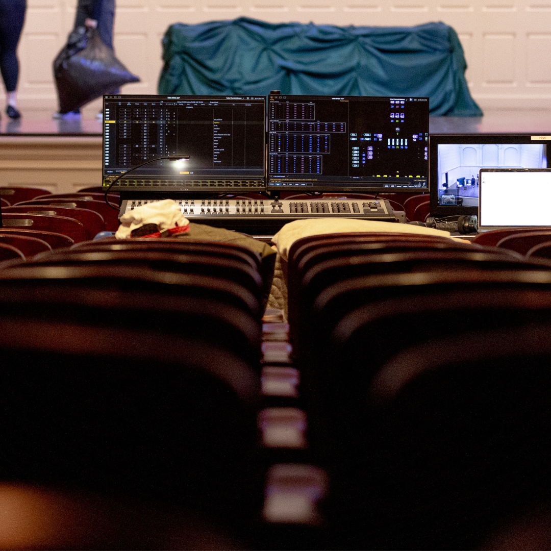 We attended a tech rehearsal for the scene from Joel Thompson's ('20MMA '26DMA) The Snowy Day that Yale Opera will perform on Saturday. The Fall Opera Scenes programs on Friday and Saturday will be stellar! music-tickets.yale.edu/overview/24042/