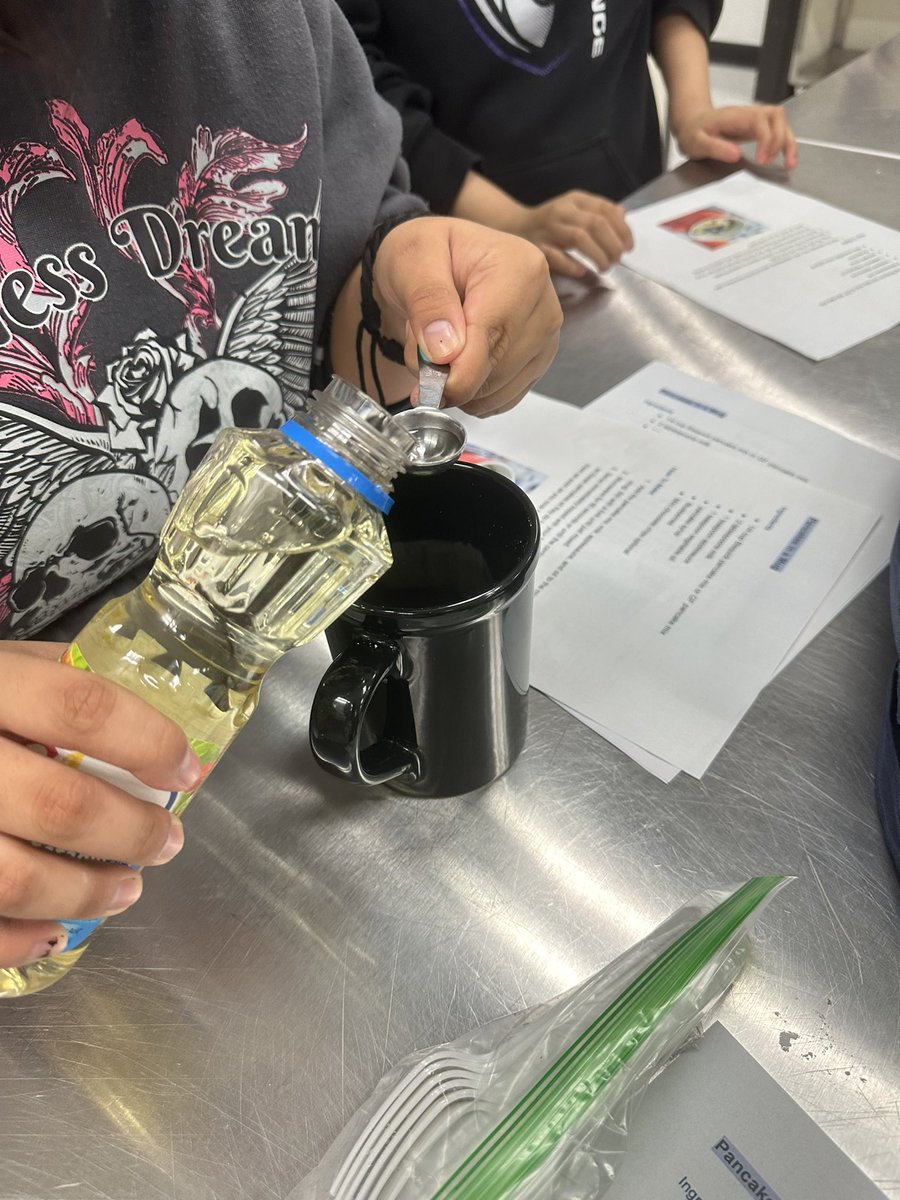 ms_nebelRMHS's tweet photo. We budgeted, planned, shopped, and cooked a delicious breakfast this week in CWT and Math 3/4 🥞 students put their budgeting and measuring skills into action for some real-world application! @RMHSMUSTANGS https://t.co/mShSxXrpRn