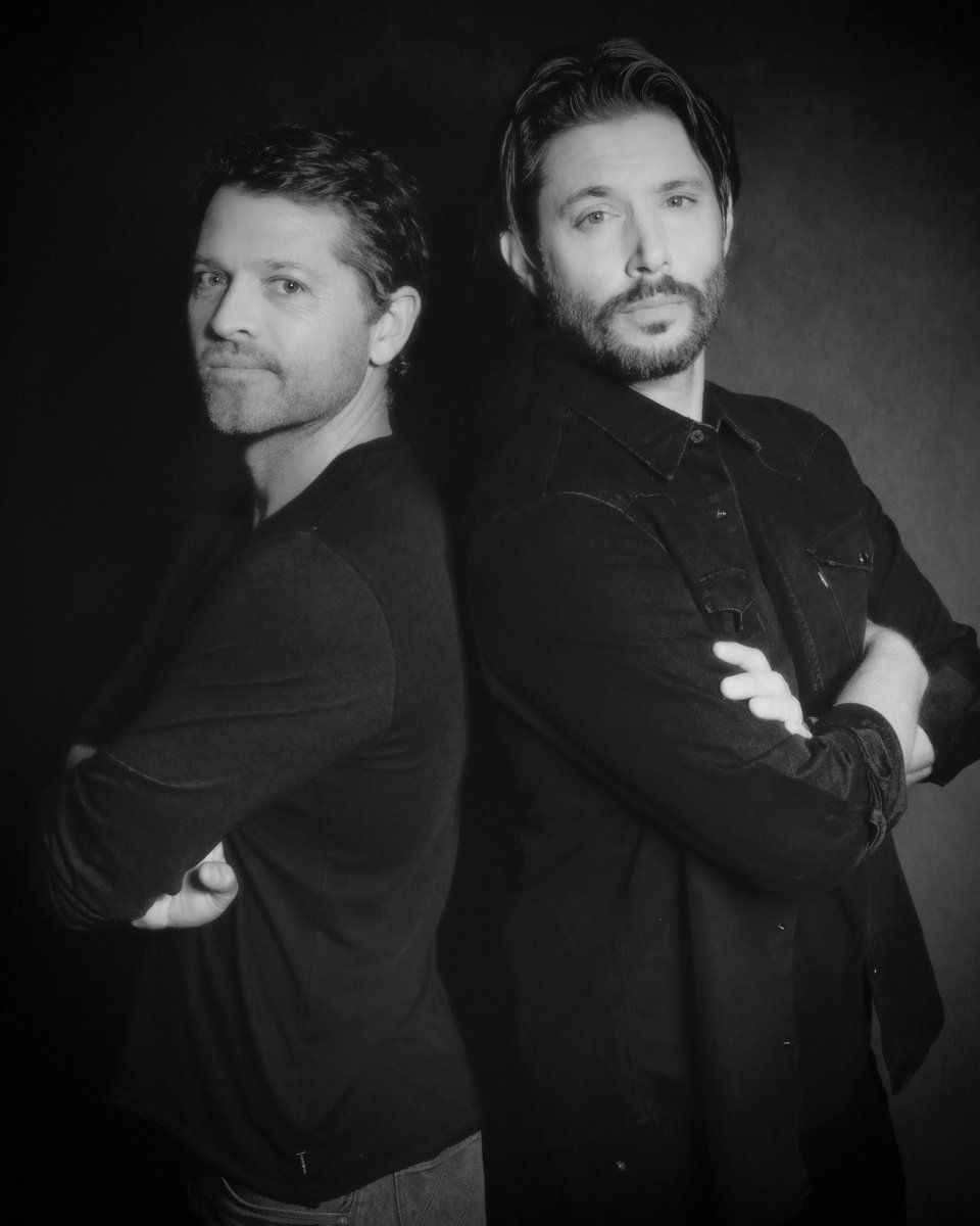 CreationEnt's tweet photo. Jensen Ackles and Misha Collins will be appearing together LIVE onstage at The Road So Far… The Road Ahead Convention in Burbank, being held March 15-17, 2024 at the Marriott Burbank Airport Hotel!

Gold Weekend Packages are available at https://t.co/eJoiATTiUK! https://t.co/ijd9UU5gvr