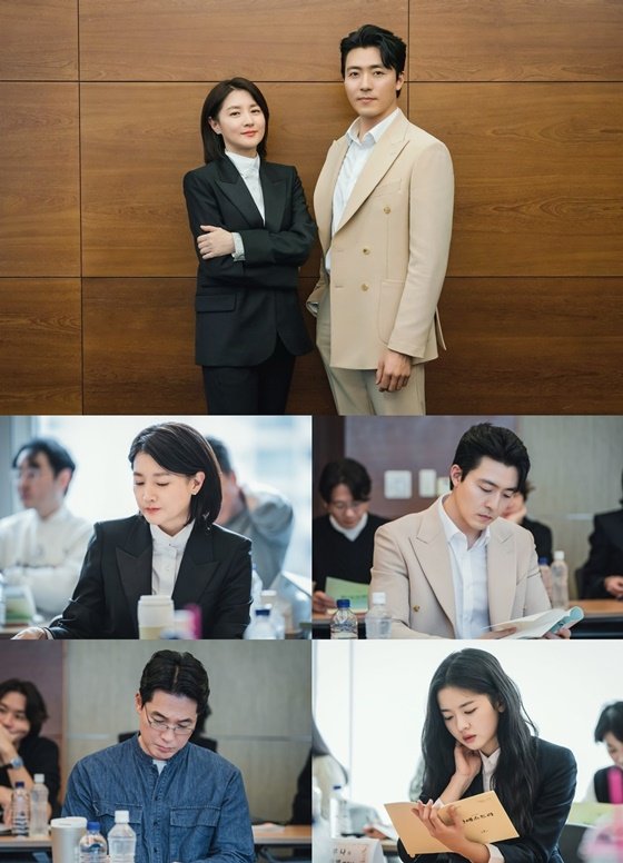 tvN drama 'MAESTRA: Strings of Truth' script reading!

#MAESTRA #LeeYoungAe #LeeMuSaeng #KimYoungJae #HwangBoReumByeol