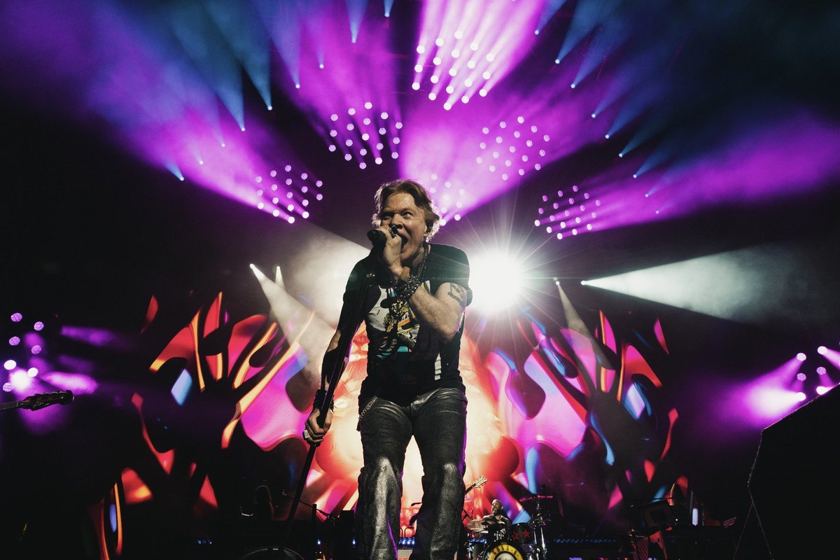 summainferno's tweet photo. ¡Dinámica relampago! ¡Te llevamos a ver a Guns N' Roses! 📷
Dale 📷 y 📷 a la publicación con el hashtag #GunsNRosesEnMX y en los comentarios, platícanos cual es tu canción favorita de la banda.
¡Tienes hasta las 11 pm! https://t.co/AXsaBXsqWU