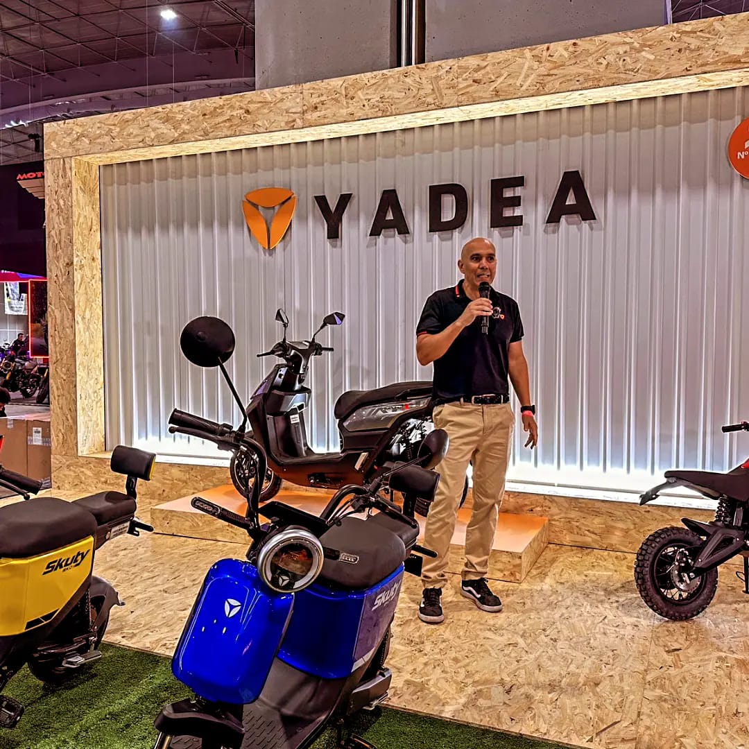 Revista_Moto's tweet image. Mandarina.Bike  presenta su nueva marca de scooters urbanas económicas #Yadea  que se une a la australiana #supersoco  y la estadounidense #zeromotorcycles en su catálogo de vehículos 100 por ciento eléctricos. @SIMM_Mexico  
#RevistaMoto
#lamasgrande