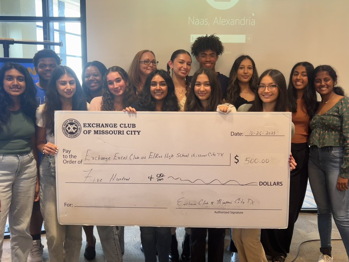 EHS_Knightswire's tweet photo. Did you know that EHS has the largest Excel Club?  Not in Fort Bend ISD… Not in Houston… Not in Texas… We have the largest Excel Club in the NATION!  We love the way these hard working students and sponsor were honored today! #KnightLife 💙💛 https://t.co/JUqVrDCdZY