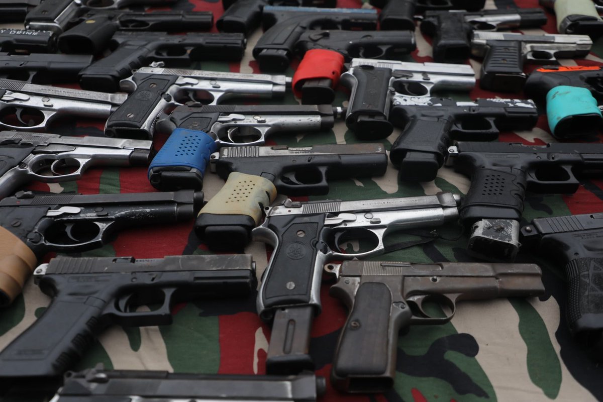 Cuerpo de Policía Nacional Bolivariana. tweet media