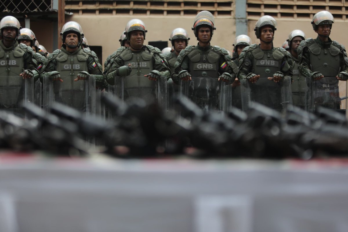 Cuerpo de Policía Nacional Bolivariana. tweet media