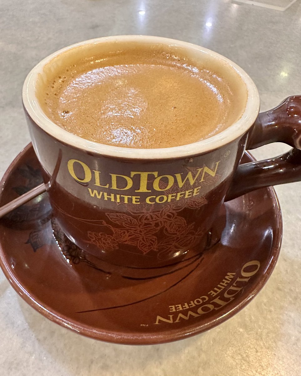 labbydabi's tweet photo. And the first coffee I had here in KL was… yep. https://t.co/Qhj4rctKvy