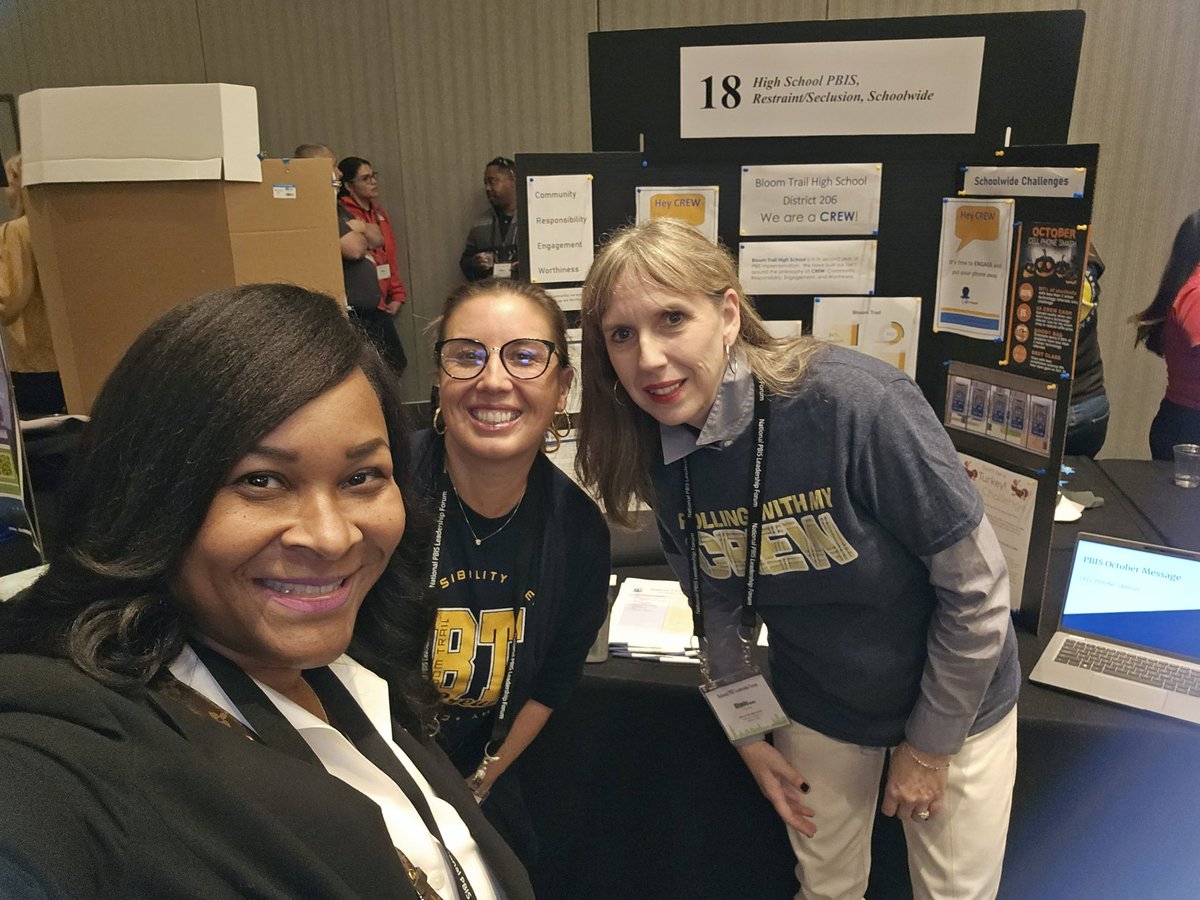 DrGibsonWhite7's tweet photo. Bloom Trail presented in the #PBISForum poster presentations!  Check out @PrincipalKeene and Jen Hering. So many people were interested in our high school implementation! @DrNavarre @BTCounselors @midwestpbis https://t.co/7i6nkUsn3D