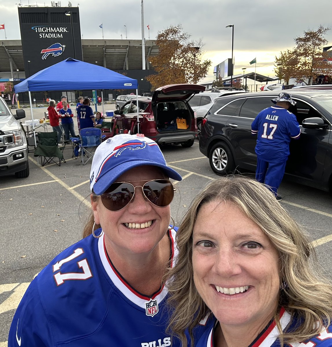 janebflo15's tweet image. Hoping for a little #fitzmagic tonight! #Billsmafia #GoBills #TNFonPrime #TNF 
@LanetteRed32