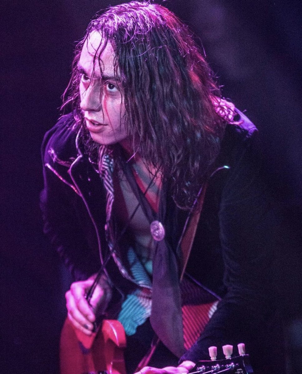 kurtcobrainiac's tweet photo. ✨ new intro for a new leg! ✨

✧.* bailey | she/they | 23 | memphis

✧.* sag 🌞 libra 🌙 aries 👆🏻

✧.* scwt: houston, KC, &amp; huntsville 🧚🏻

✧.* twin lane | ttlf &amp; stardust chords 🫧 

✧.* heavily enthused by twenty one pilots |-/ https://t.co/zmU6BpfiIT