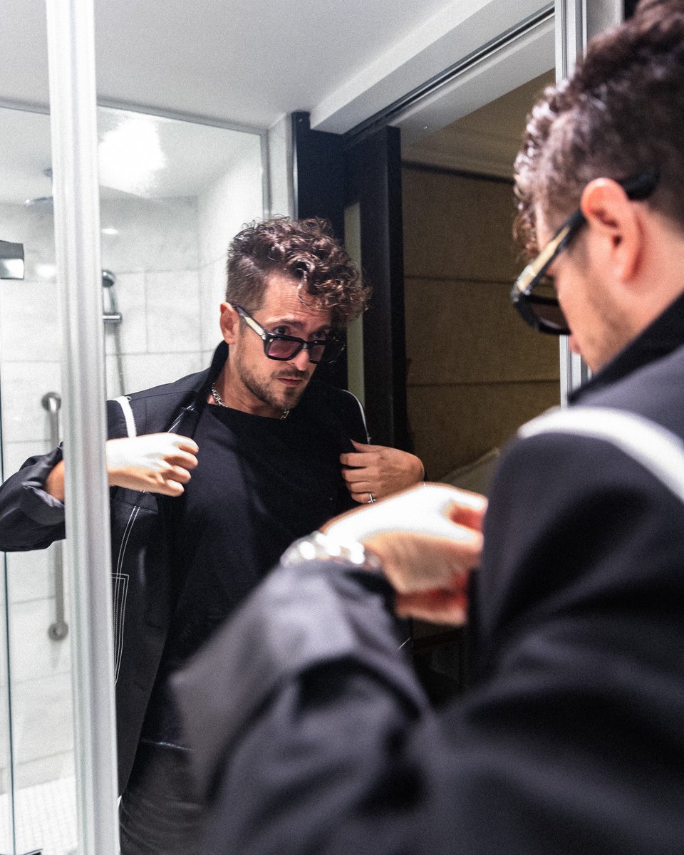 Tommy_Torres's tweet photo. ¿Adivinen quién es parte  de la familia  @TiffanyAndCo ? 😎🩵🩵🩵🩵🩵 https://t.co/9MvwYisqlh