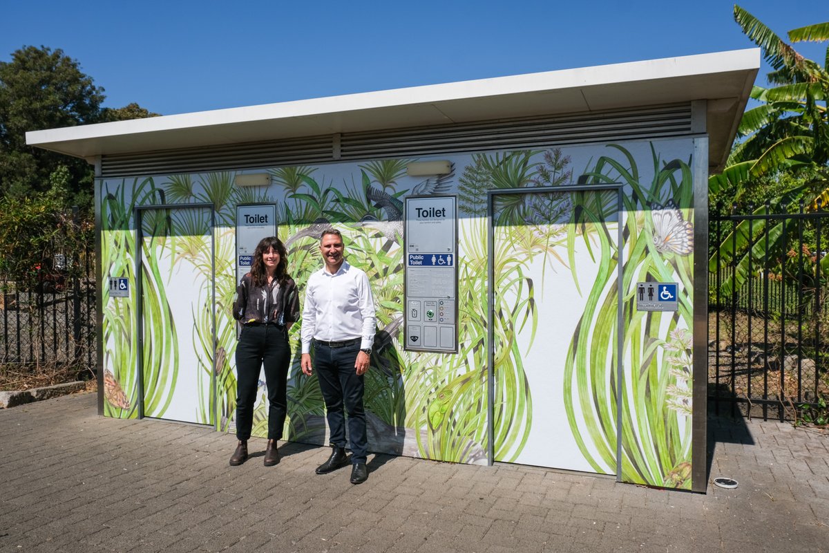 MayorofBurwood's tweet photo. Have you seen the new artwork at Wangal Park?
 
Local artist Tahlia Henderson was commissioned by @BurwoodCouncil to develop 'Wangal Wetlands', an artwork inspired by the native flora and fauna within Wangal Park in Croydon. https://t.co/6WJdwLBAjE