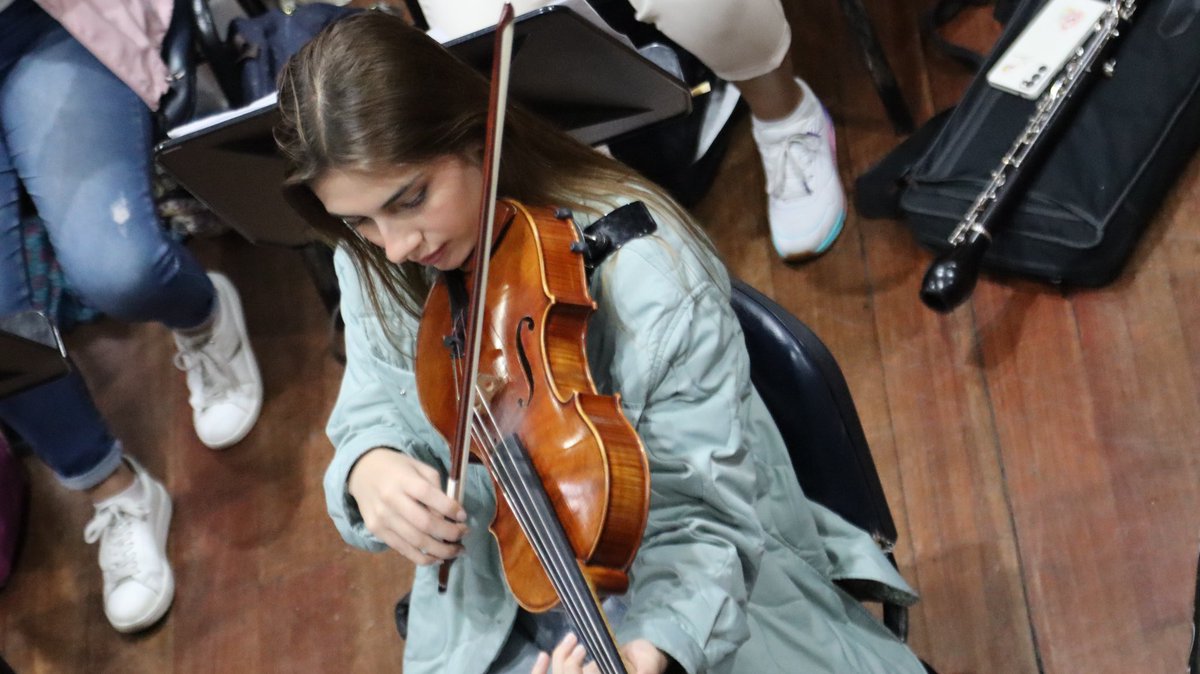 ¿Quieres boletas para #SodaStereoFilarmónico? 🎶🎸

Vamos a sortear dos pases dobles para el concierto de mañana a las 8p.m. en el <a href="/MovistarArenaCo/">Movistar Arena Colombia</a> con la Filarmónica de Mujeres y <a href="/ElRitoDeSodaSt/">El Rito de Soda Stereo</a>. 

Participa comentando y dando rt a esta publicación. 👋🏻