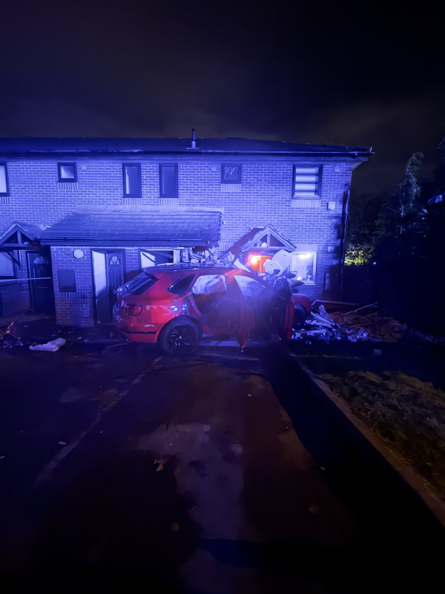 This is what happens when decide to drive in excess of the speed limit. Lucky no one was seriously injured either in the house or the car. Working in partnerships with @WMFSKingsNorton @WMFSNorthfield. #speedkills #dontspeed MM log 66-271023