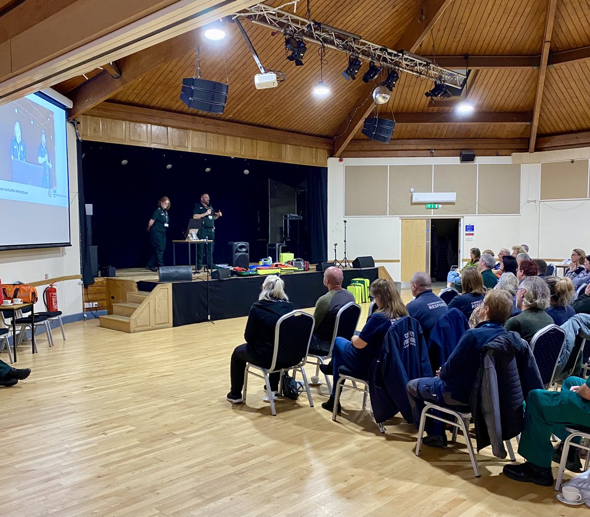 Ended the day in Debenham for our CFR cardiac arrest event this evening, big thank you to Liz, the whole team @EastEnglandAmb involved and for all our amazing CFRs who took the time out to attend 😀