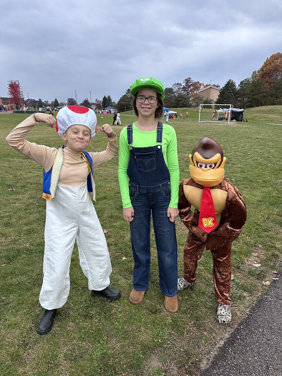 classrmsanders's tweet image. Trail of treats was successful.  Thanks @BNC_PTO