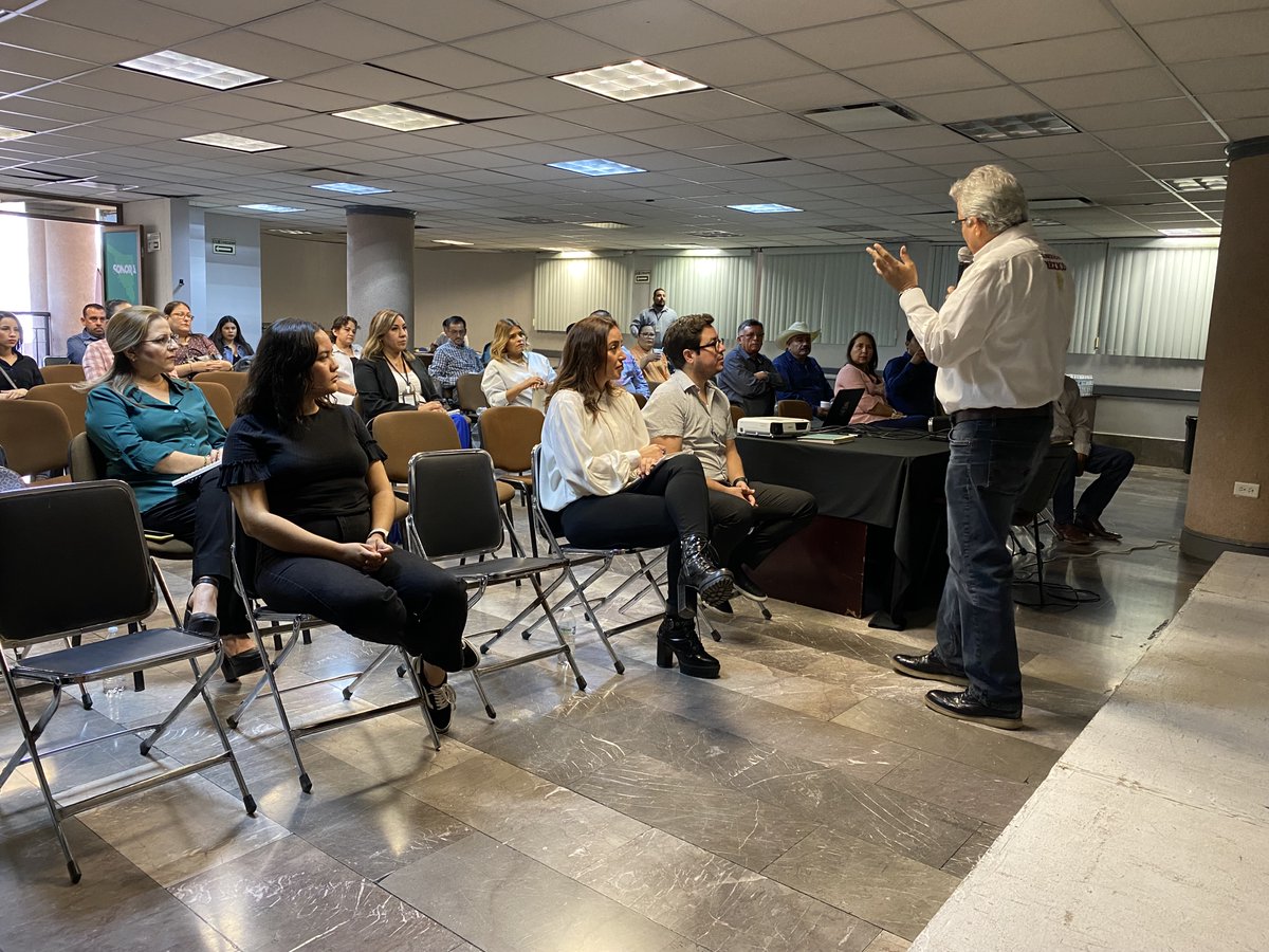 BienestarmxS's tweet photo. Los días 26 y 27 de octubre se lleva a cabo en #Hermosillo la Jornada de Mesas de Atención 2023, del Programa  (FAIS) que busca generar las condiciones básicas en infraestructura para reducir las brechas de desigualdad y construir un país más justo.

Se abre hilo 🧵 (1/3) https://t.co/Rsn7ar1UCM