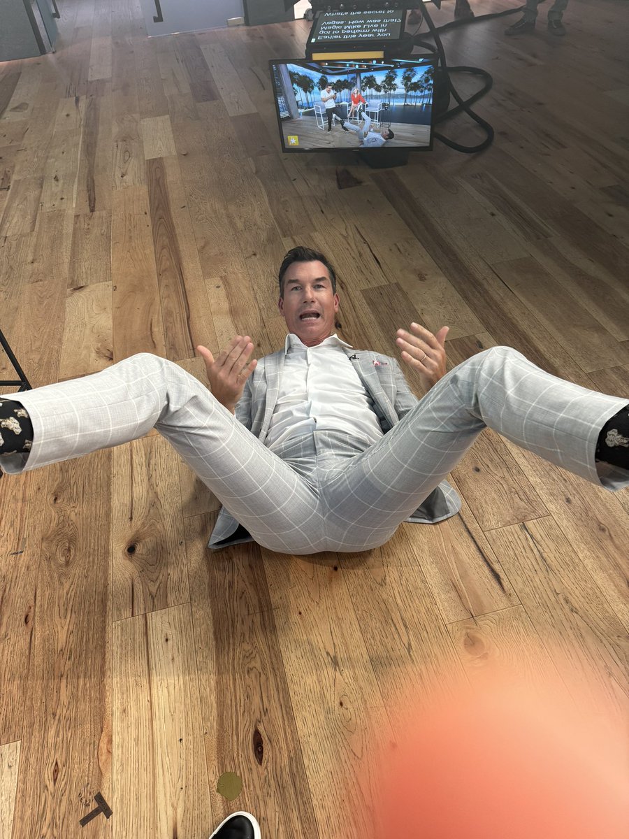 mariolopezviva's tweet photo. This foo @MrJerryOC is down to roll anytime. Foo is on a sick one…

#Jiujitsu  #OpenGuard https://t.co/aj1zG0v87D