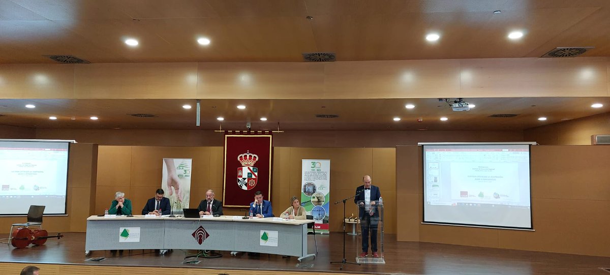 idr_uclm's tweet photo. Hoy ha sido un día muy especial para nuestro instituto.  Celebramos  30 años de servicio a la sociedad castellanomanchega a través de la investigación. Gracias a tod@s l@s que nos habéis acompañado hoy. https://t.co/d813WGXxOD