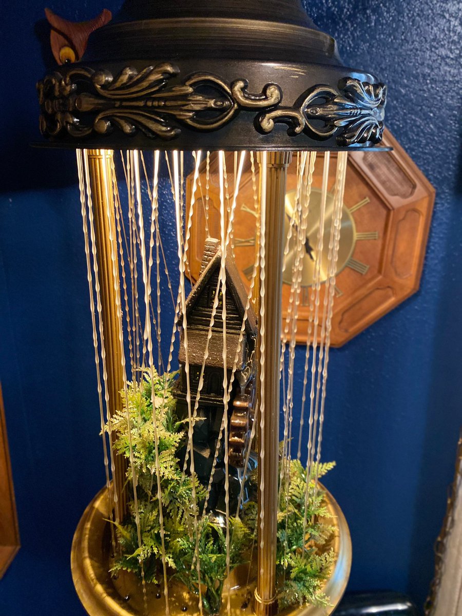 Tbone7219's tweet photo. If you never seen one these gaudy hanging piece of shits in someone’s living room well then you’re probably to young for us to hangout. https://t.co/I7DomMkXLO