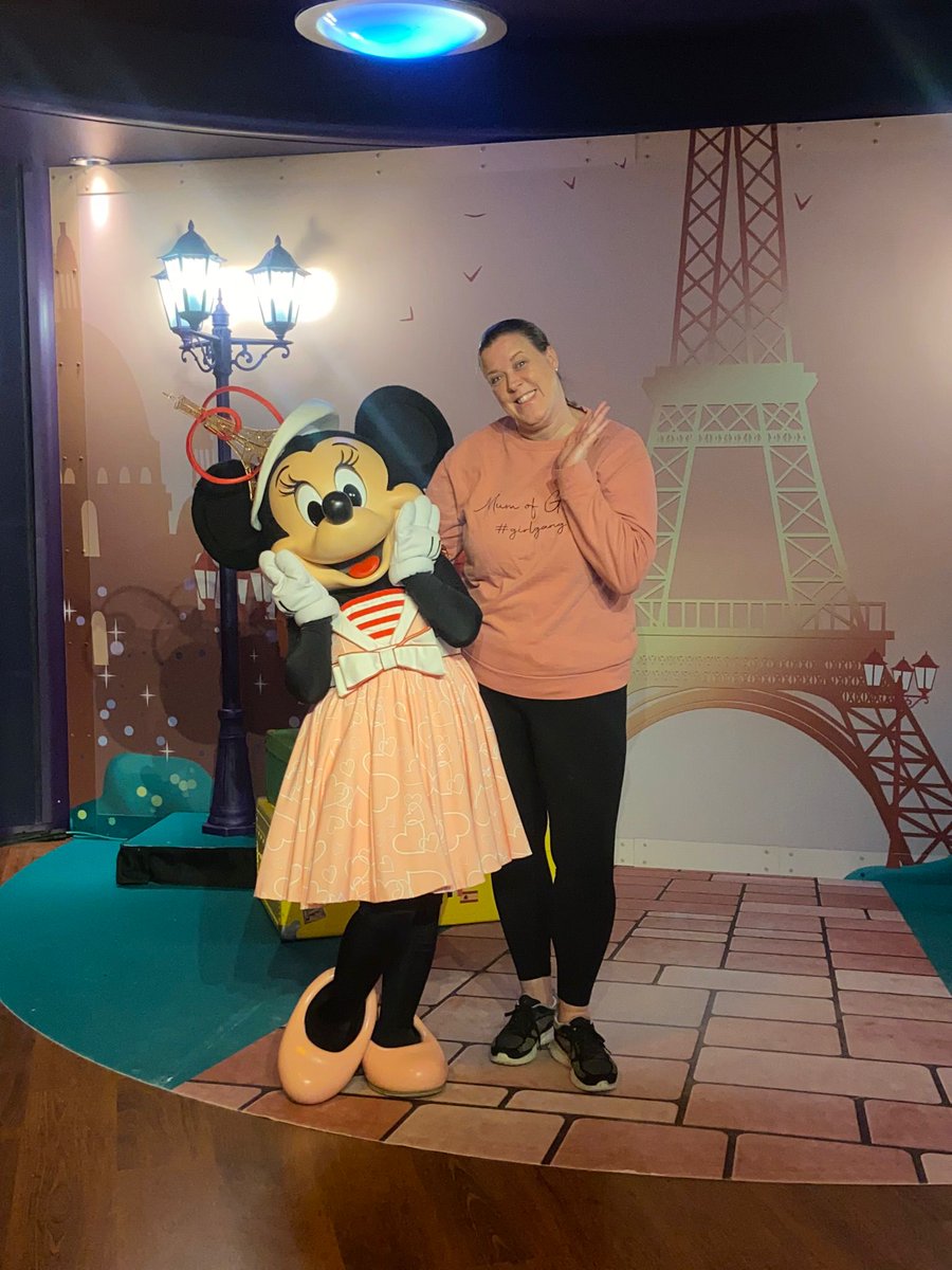 chrissy_ban's tweet photo. The most magical day in Disney with awesome people 🫶
Feeling happy and lucky to be involved in such an amazing event❣️#Disney #disneynetballoct23 https://t.co/CFH4qNhGXl