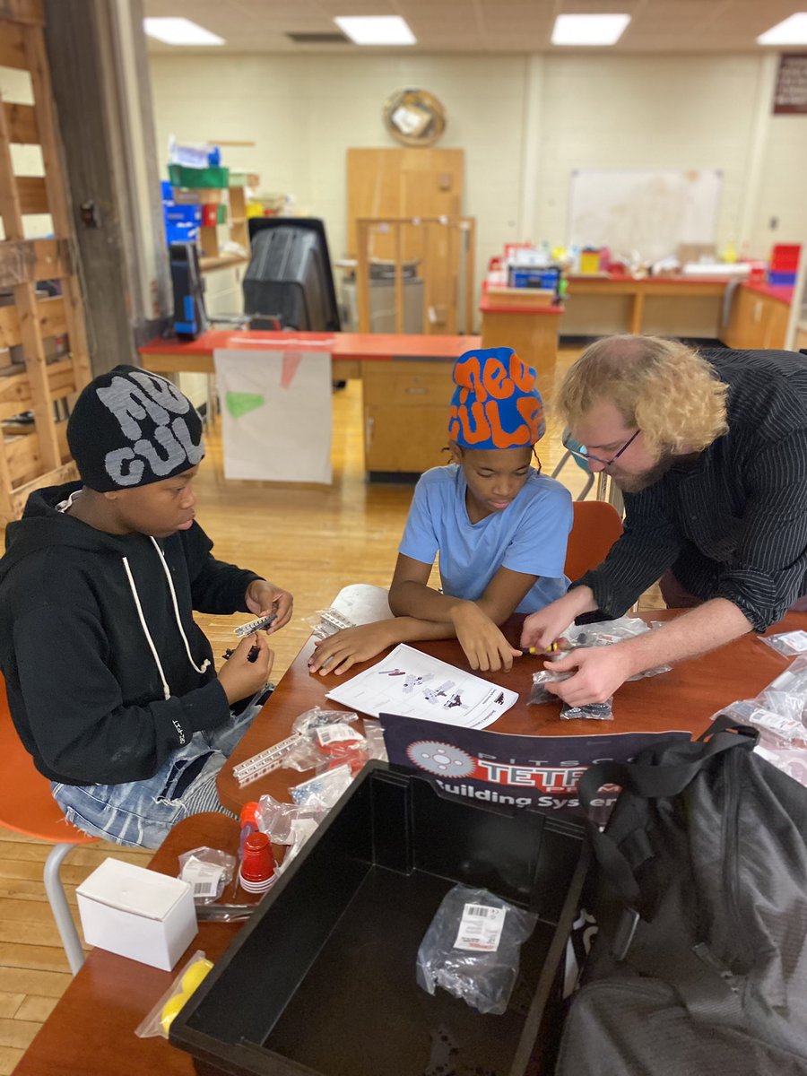 rsmoore5567's tweet photo. Northwest Junior High 8th graders are excited to begin the design and building process for their Rolling Robots. Engaging and relevant instruction inside Mr. Talmadge’s Enrichment classroom #ONERCSD #Middleschool #Innovation https://t.co/xlL4DS54j9